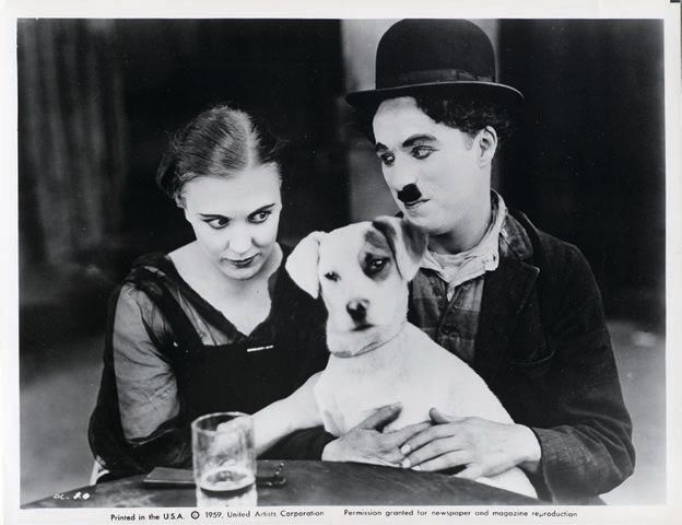 Edna Purviance, Scraps and Chaplin. PHOTO COURTESY OF A DOG’S LIFE © ROY EXPORT S.A.S