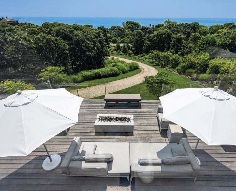 the rooftop patio. PHOTO BY LIFESTYLE PRODUCTION GROUP/COURTESY OF DOUGLAS ELLIMAN