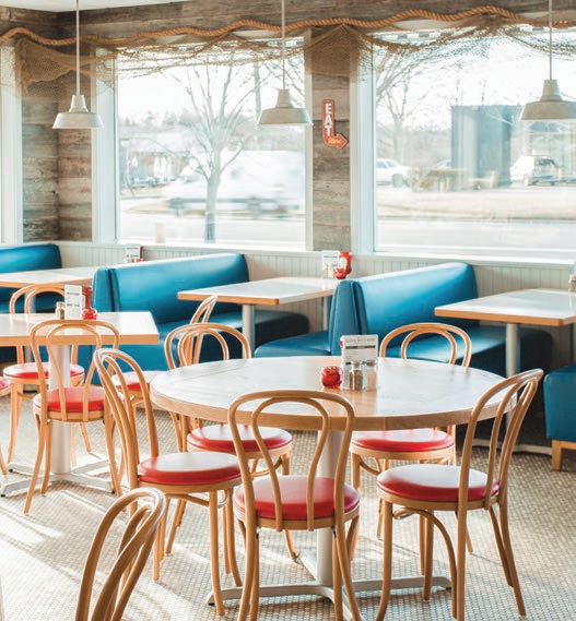 Shack-inspired interiors of Lobster Roll’s Southampton location PHOTO BY PAUL BROOKE JR.