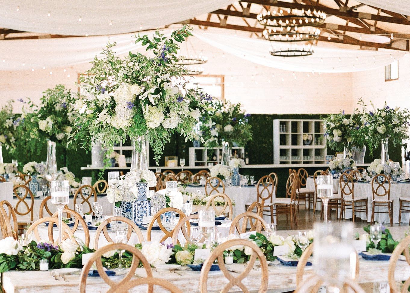 Danielle Elder made every detail count at a ginger jar blue-and-white barn party. GINGER JAR BLUE-AND-WHITE PARTY PHOTOS BY TWAH DOUGHERTY